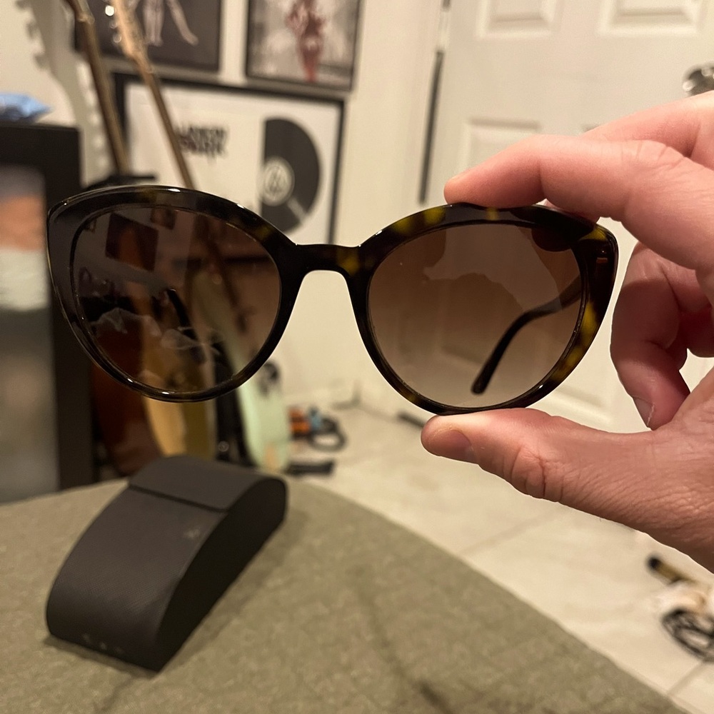 Prada PR 02v